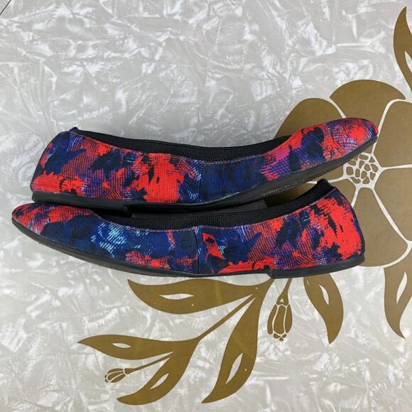BCBGeneration Red Blue Black Abstract Moneli Ballet Flat Slip On Round Toe Shoes - Picture 8 of 11